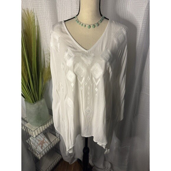 NEW Chicos Women’s S/M White Eyelet Embroidered Poncho Kimono Top w/Tassels NWT - Picture 1 of 10